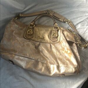 Coach Gold Women's Bag
Jroseburgh89@gmail.com